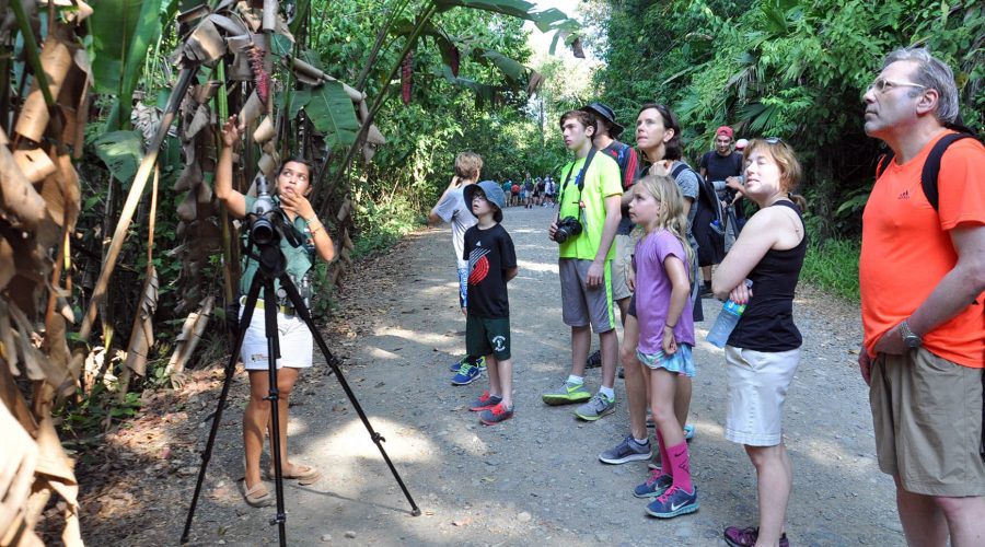 manuel antonio national park tourists