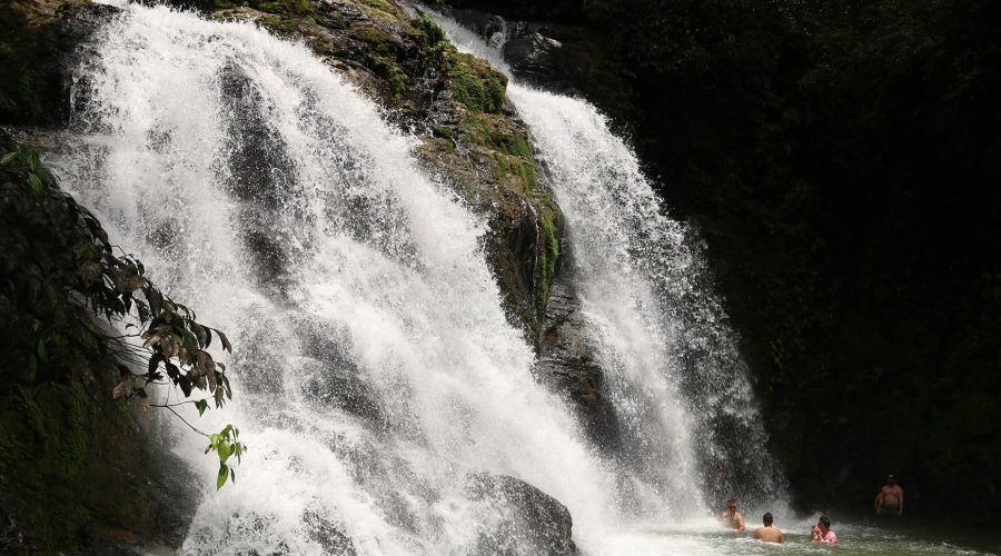 savegre rafting waterfall people
