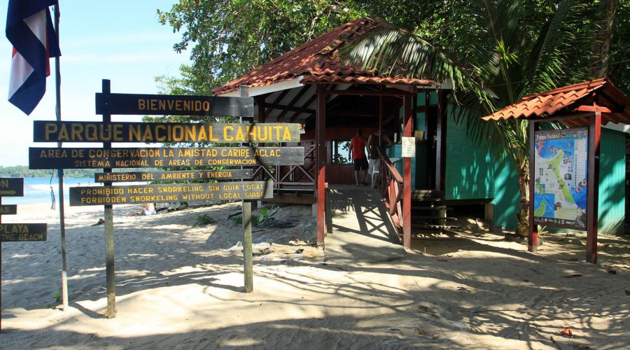 Cahuita National Park Tour Prak Entrance