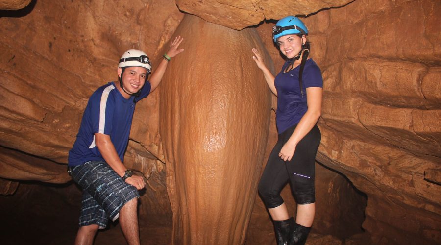 Venado Caves tour people