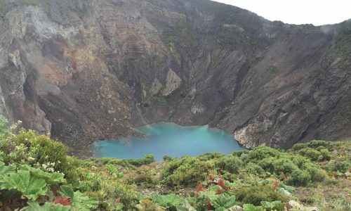 irazu volcano natual crater